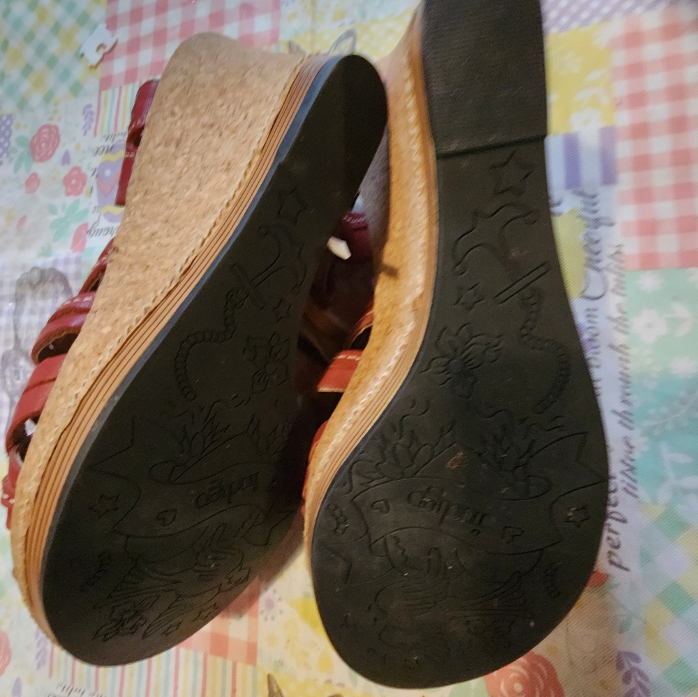 Red Wedge hill sandal - Picture 4 of 4